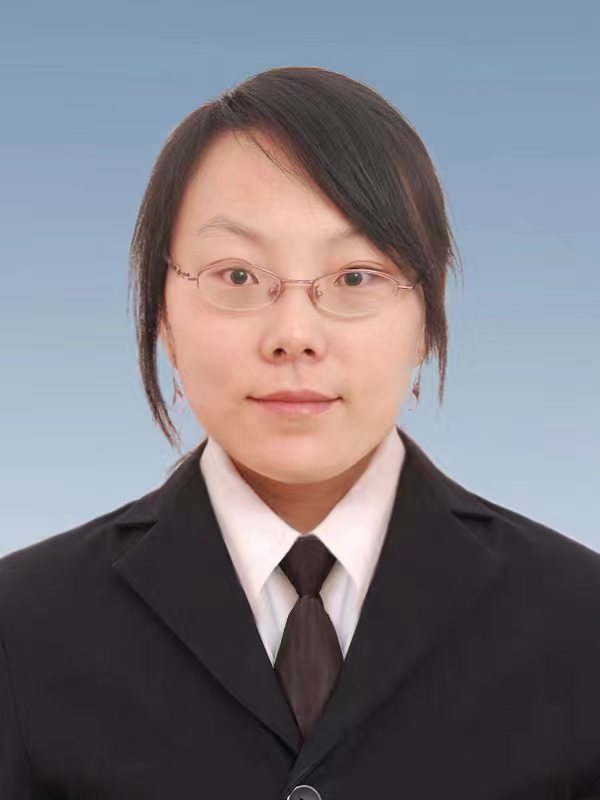 李秀英